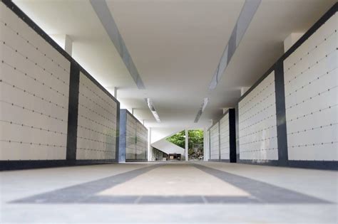 Las Piñas opens crematorium and columbarium .